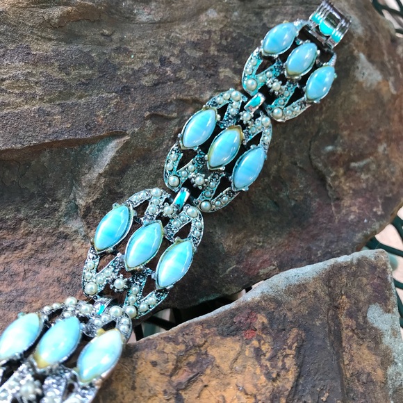 Vintage Jewelry - Vintage Weighty Wide Beaded Bracelet